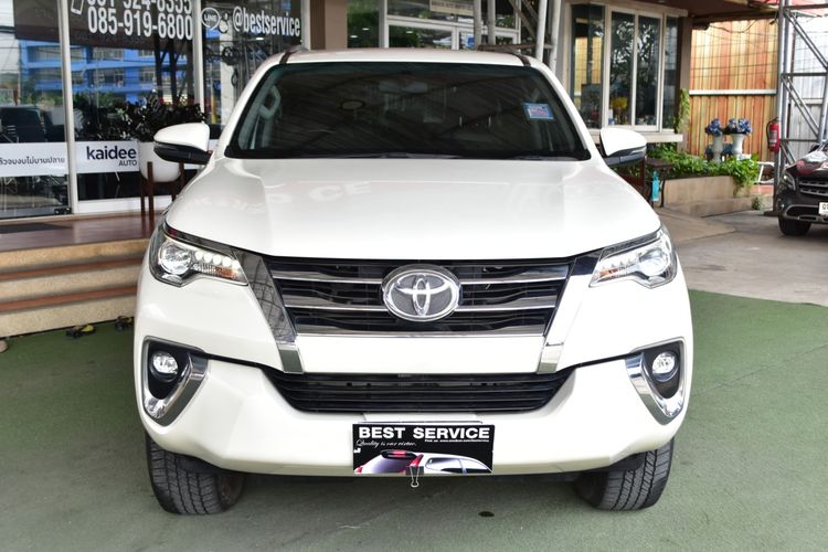 Toyota Fortuner 2019 2.4 V Utility-car ดีเซล ไม่ติดแก๊ส เกียร์อัตโนมัติ ขาว รูปที่ 2