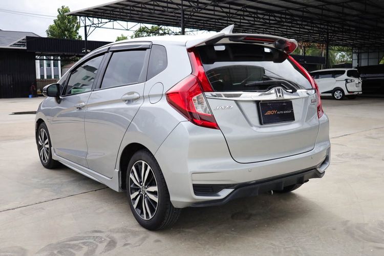 Honda Jazz 2018 1.5 RS i-VTEC Sedan เบนซิน ไม่ติดแก๊ส เกียร์อัตโนมัติ บรอนซ์เงิน รูปที่ 4