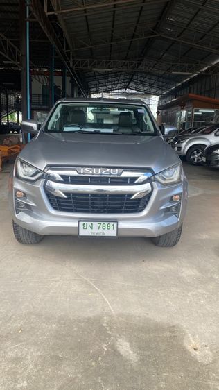 Isuzu D-MAX 2020 3.0 V-Cross Z 4WD ดีเซล เกียร์ธรรมดา เทา