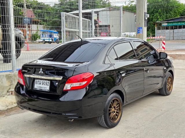 Mitsubishi Attrage 2017 1.2 GLS Sedan เบนซิน เกียร์อัตโนมัติ ดำ รูปที่ 2