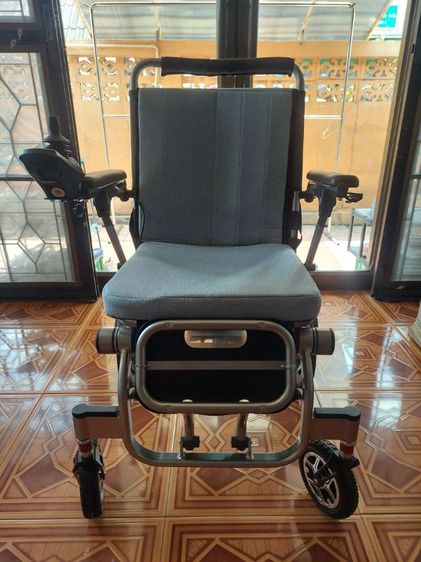 วีลแชร์ไฟฟ้า Synergy รุ่น Inspire-17 มีคู่มืออุปกรณ์พร้อมใช้งานได้เลย สภาพใหม่เอี่ยม รับน้ำหนักได้ 100 กิโลกรัม