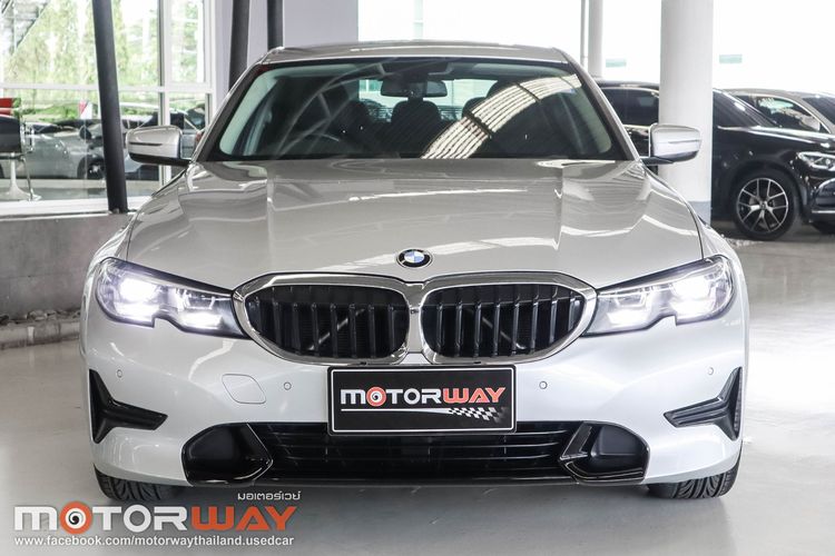 BMW Series 3 2021 320d Sedan ดีเซล เกียร์อัตโนมัติ บรอนซ์เงิน รูปที่ 3