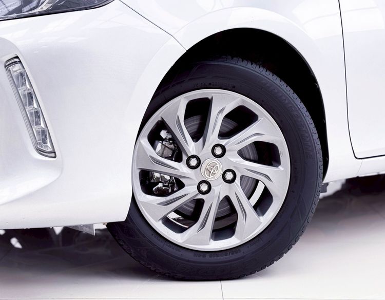 Toyota Vios 2020 1.5 Mid Sedan เบนซิน ไม่ติดแก๊ส เกียร์อัตโนมัติ เทา รูปที่ 4