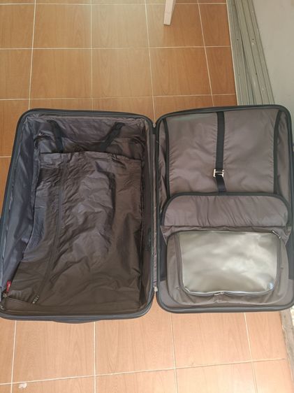 กระเป๋าเดินทาง SAMSONITE ของแท้ สภายภายในสวย ภายนอกมีรอยตามการใช้งาน รูปที่ 5