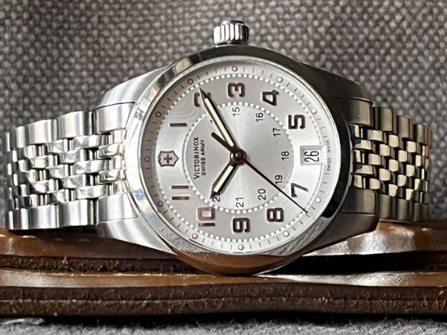 รับเทรด Victorinox Ambassador Automatic Silver Dial 32mm สภาพเหมือนใหม่ รูปที่ 6