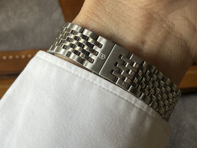 รับเทรด Victorinox Ambassador Automatic Silver Dial 32mm สภาพเหมือนใหม่ รูปที่ 14