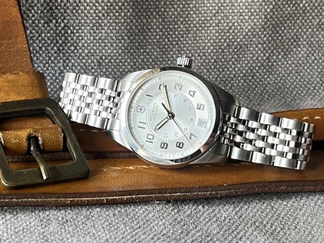 รับเทรด Victorinox Ambassador Automatic Silver Dial 32mm สภาพเหมือนใหม่ รูปที่ 11