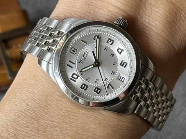 รับเทรด Victorinox Ambassador Automatic Silver Dial 32mm สภาพเหมือนใหม่ รูปที่ 10