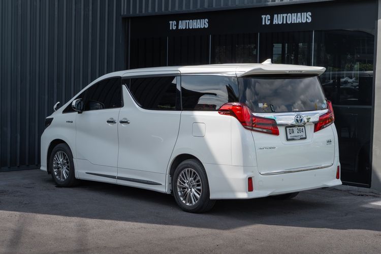 Toyota Alphard 2022 2.5 HV S 4WD Utility-car ไฮบริด ไม่ติดแก๊ส เกียร์อัตโนมัติ ขาว รูปที่ 4