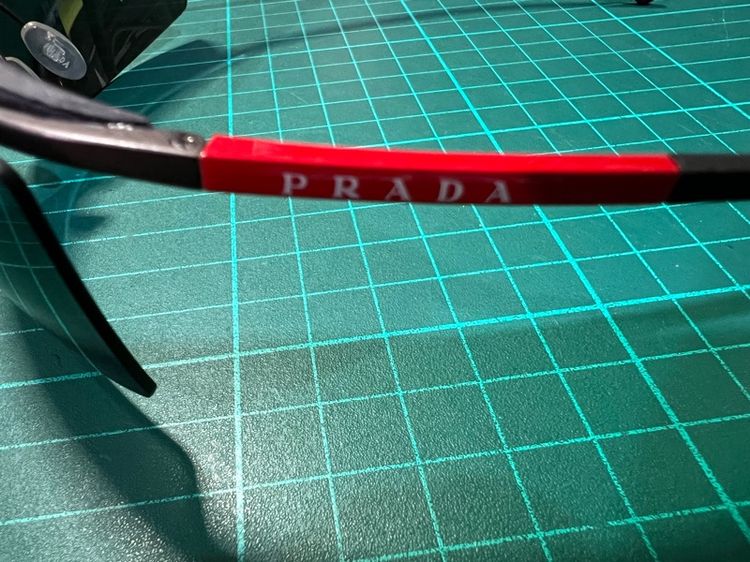 แว่นกันแดด PRADA รูปที่ 5