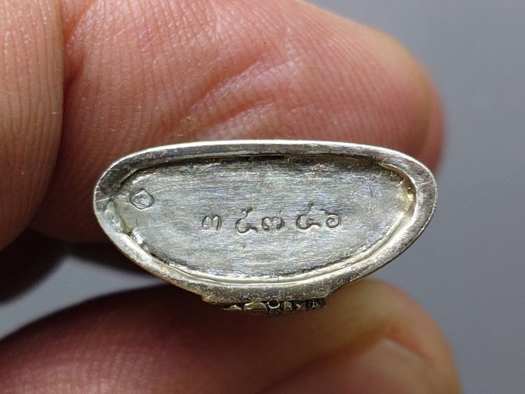 พระพุทธมหามณีรัตนปฏิมากร (พระแก้วมรกต) เนื้อเงินรมดำ กรมสรรพสามิต ครบรอบ 64 ปี พ.ศ.2539 พร้อมกล่องเดิม รูปที่ 7