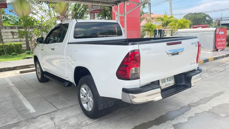 Toyota Hilux Revo 2018 2.4 E Plus 4WD Pickup ดีเซล ไม่ติดแก๊ส เกียร์ธรรมดา ขาว รูปที่ 4