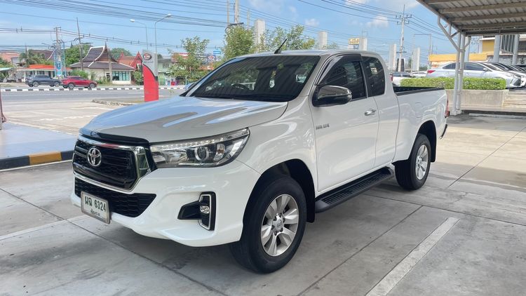 Toyota Hilux Revo 2018 2.4 E Plus 4WD Pickup ดีเซล ไม่ติดแก๊ส เกียร์ธรรมดา ขาว รูปที่ 2