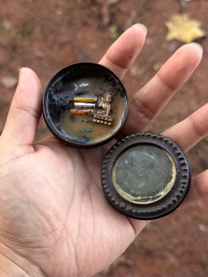 สีผึ้งหลวงพ่อเดิมสีผึ้ง