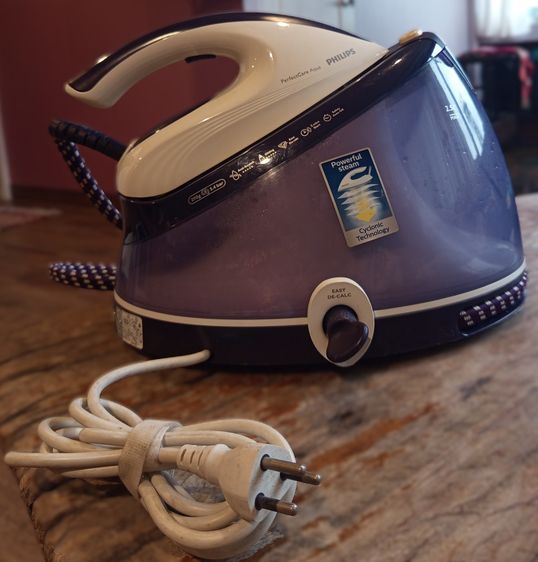 เตารีดไอน้ำ Phillips รุ่น GC8641-30