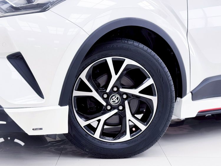 Toyota C-HR 2019 1.8 HV Hi Utility-car ไฮบริด ไม่ติดแก๊ส เกียร์อัตโนมัติ ขาว รูปที่ 4