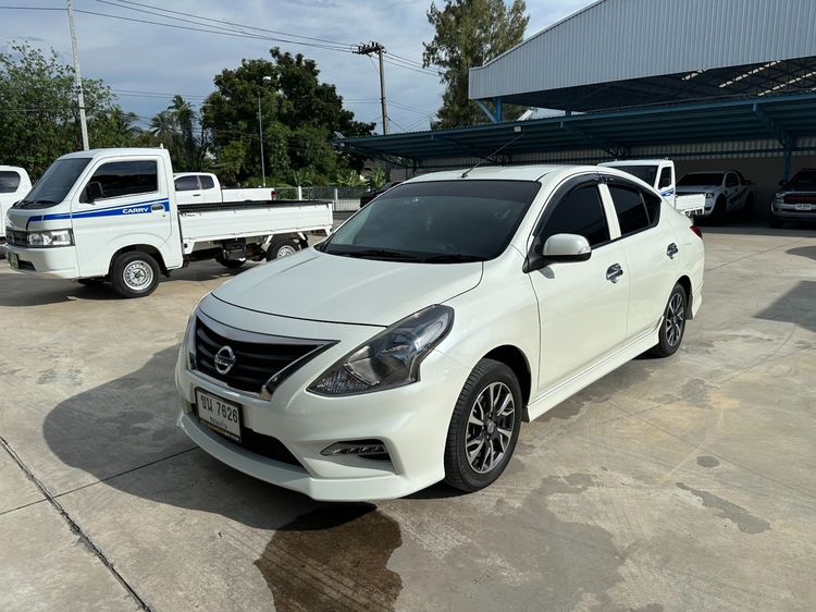 รถ Nissan Almera 1.2 E Sportech สี ขาว