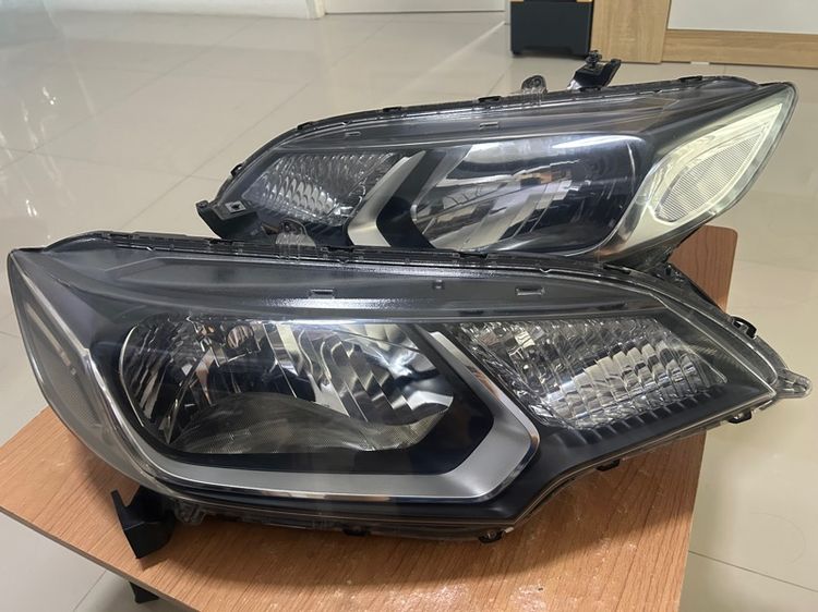ไฟหน้า Honda Jazz GK พร้อมหลอดไฟ LED