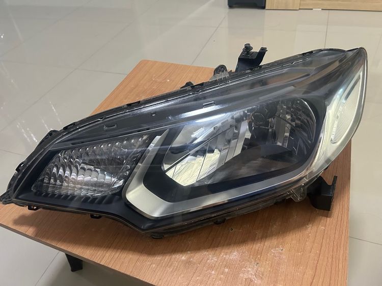 ไฟหน้า Honda Jazz GK พร้อมหลอดไฟ LED รูปที่ 3