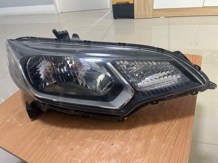 ไฟหน้า Honda Jazz GK พร้อมหลอดไฟ LED รูปที่ 2