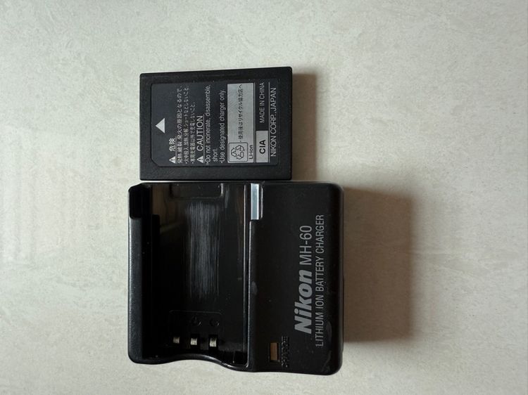แท่นชาร์จแบตเตอรี่ และถ่าน Nikon MH-60 รูปที่ 3