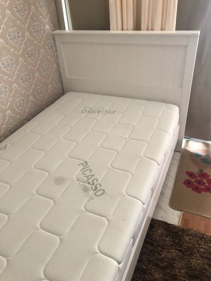 เตียงซื้อมาจาก SB พร้อมที่นอน Picasso comfort รวมที่ซื้อมาประมาณสองหมื่นกว่าบาท ขนาด 3.5 ฟุต มือ 2 