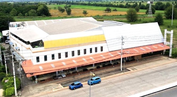 ไม่ใช่ ขายที่ดิน อาคารโชว์รูม พร้อม โกดังสินค้า 4 ไร่ ทำเลทอง ติดถนนมิตรภาพ เดินทางสะดวก  ใจกลางเมืองพิษณุโลก