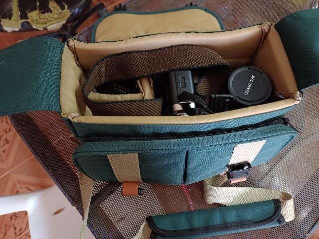 กล้องฟิล์มรุ่นเก่ายี่ห้อ canon ใช้งานได้ปกติ