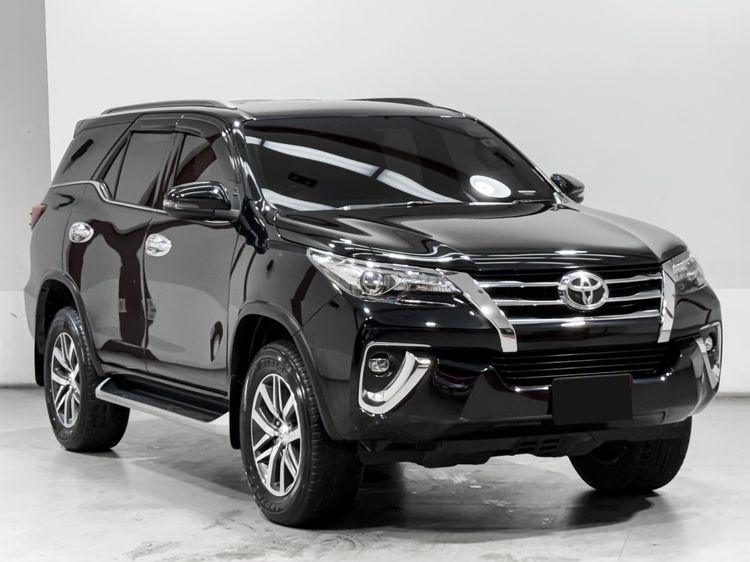 Toyota Fortuner 2021 2.4 V Utility-car ดีเซล เกียร์อัตโนมัติ ดำ รูปที่ 3