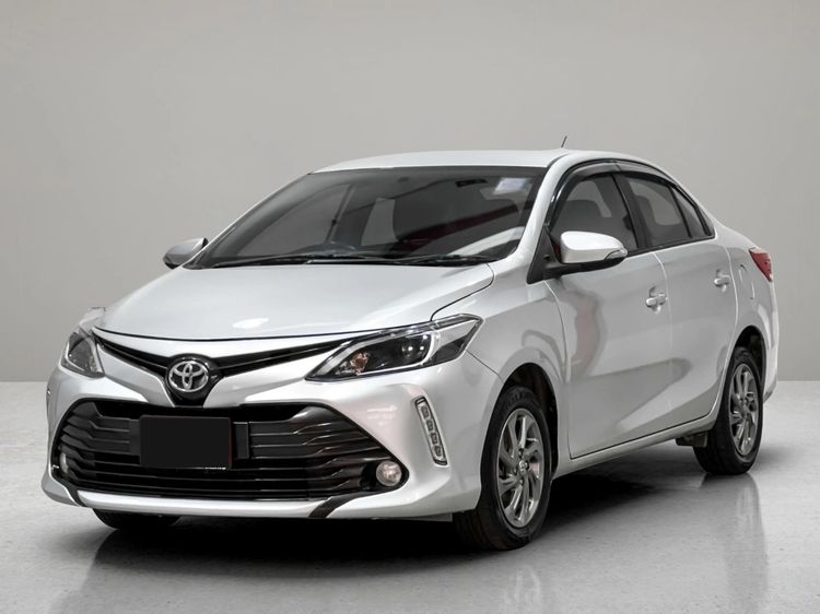 รถ Toyota Vios 1.5 Mid สี บรอนซ์เงิน
