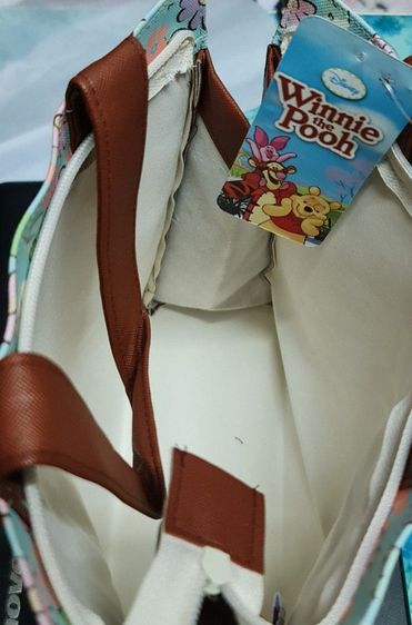 กระเป๋าใส่ของ Disney ลาย Winnie the Poooh (ของใหม่) ขนาด ก 24 × ย 27 ซม ด้านข้าง 9.5 ซม รูปที่ 4