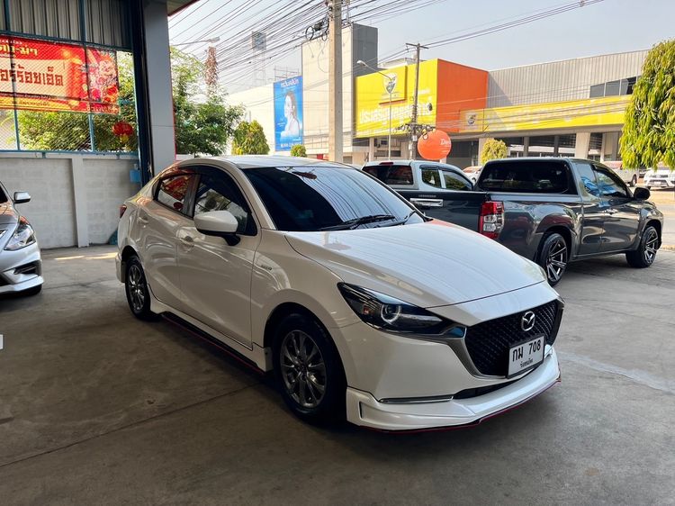 Mazda Mazda 2 2020 1.3 Skyactiv-G S Leather Sedan 100th Anniversary Edition Sedan เบนซิน ไม่ติดแก๊ส เกียร์อัตโนมัติ ขาว รูปที่ 2