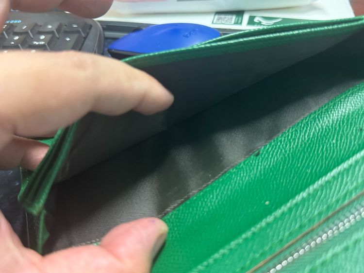 กระเป๋าสตางค์ใบยาวสีเขียวแบบพับกลัดหนังอะไหล่เงินมีช่องซิปเก็บเหรียญ รูปที่ 6