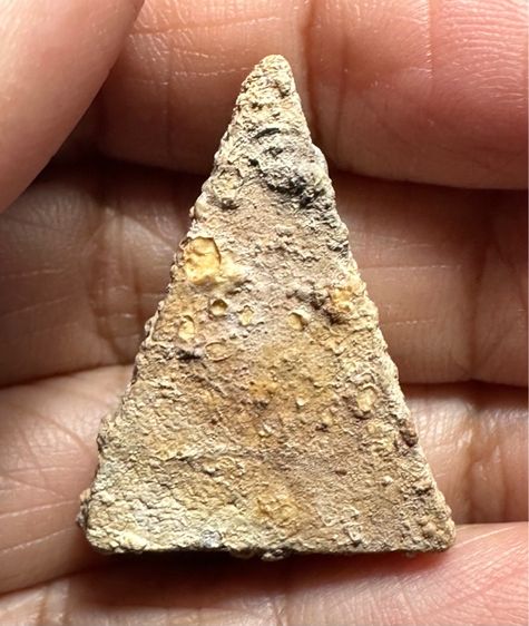 🙏พระผงวัดพลับ ตุ๊กตาเล็ก เลี่ยมจับขอบเงิน🙏พระผงสามเหลี่ยมไม่ทราบที่ มีคราบกรุฟองเต้าหู้ องค์ละ 1850  รูปที่ 2