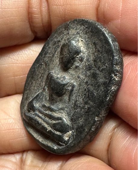 🙏พระผงสุพรรณดำไม่ตัดปีก พิมพ์หน้าแก่🙏พระผงสุพรรณพิมพ์ หน้าหนุ่ม องค์ละ1550 รูปที่ 4