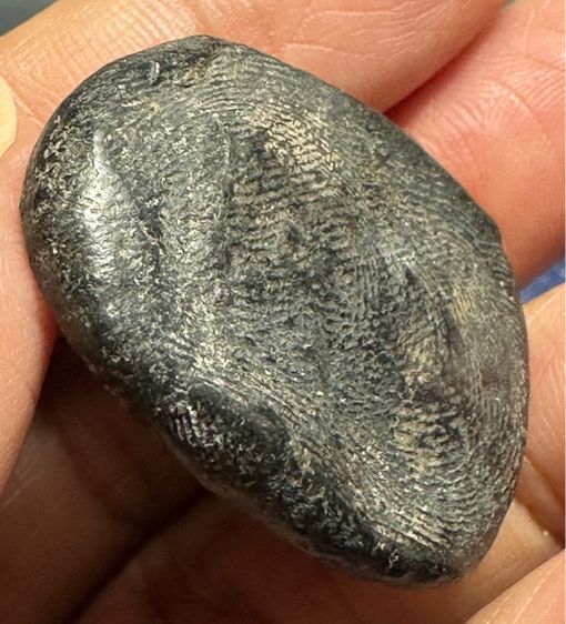 🙏พระผงสุพรรณดำไม่ตัดปีก พิมพ์หน้าแก่🙏พระผงสุพรรณพิมพ์ หน้าหนุ่ม องค์ละ1550 รูปที่ 8