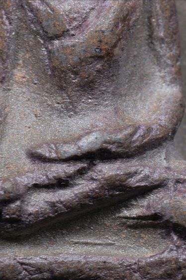 พระรอด ลำพูน พิมพ์ใหญ่ เนื้อออกสีขาว รูปที่ 5