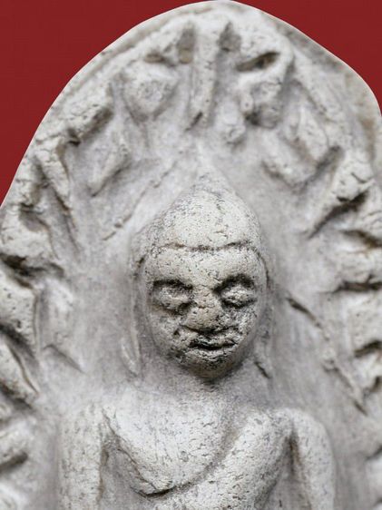 พระรอด ลำพูน พิมพ์ใหญ่ เนื้อออกสีขาว มีหน้ามีตา สวย รูปที่ 7