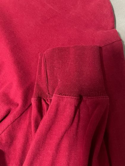 เสื้อยืดแขนยาว สีแดง ผ้านิ่ม รูปที่ 4
