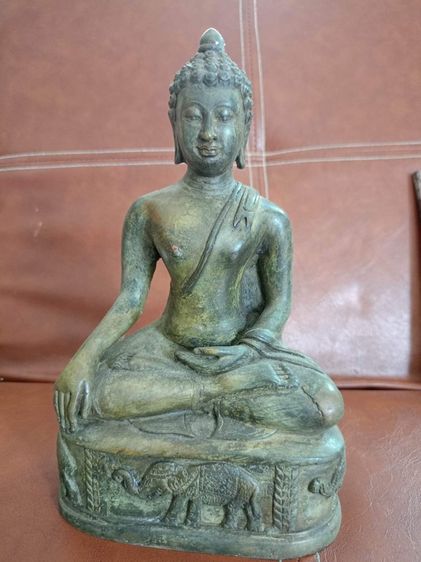 พระบูชา องค์ใหญ่ 