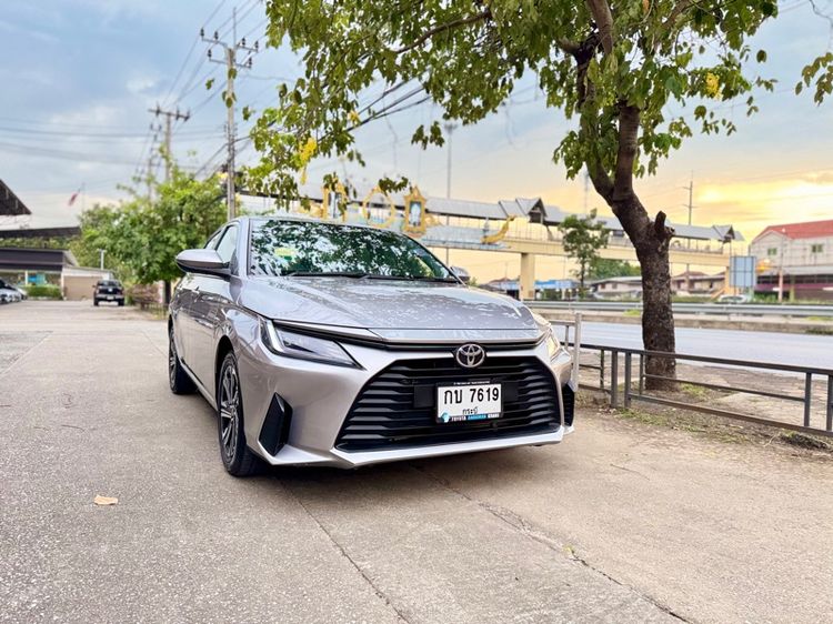 Toyota Yaris ATIV 2022 1.2 Sport Sedan เบนซิน ไม่ติดแก๊ส เกียร์อัตโนมัติ เทา รูปที่ 2