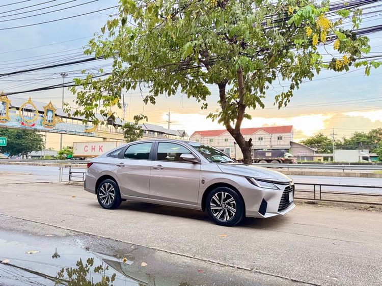 รถ Toyota Yaris ATIV 1.2 Sport สี เทา