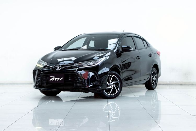 รถ Toyota Yaris ATIV 1.2 Sport สี ดำ