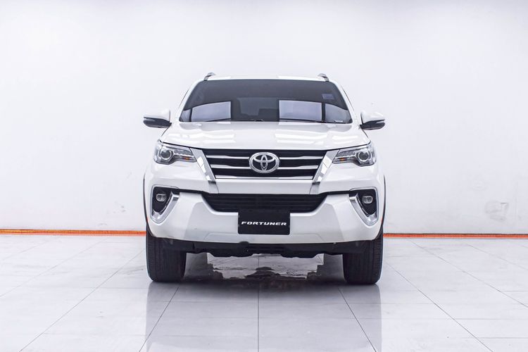 Toyota Fortuner 2021 2.4 V Utility-car ดีเซล ไม่ติดแก๊ส เกียร์อัตโนมัติ ขาว รูปที่ 4