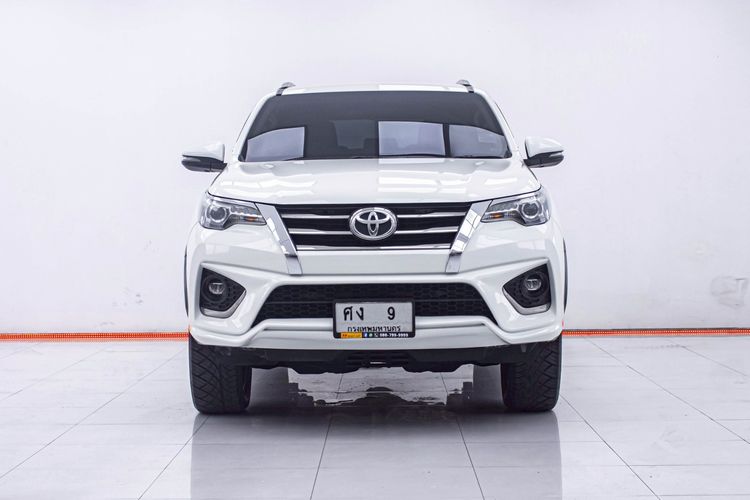 Toyota Fortuner 2018 2.8 TRD Sportivo Utility-car ดีเซล ไม่ติดแก๊ส เกียร์อัตโนมัติ ขาว รูปที่ 4