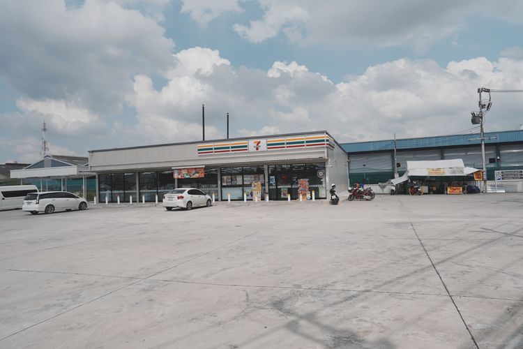 พื้นที่ให้เช่าและเซ้ง ติดถนนหลักแปลงข้างเซเว่นกระทุ่มแบน, สมุทรสาคร  