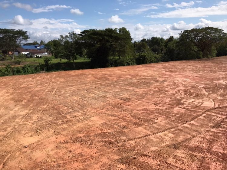 ไม่ใช่ Vายที่ดิน10ไร่ ถมดินปรับและทำพนังเขื่อนกั้นน้ำดินแล้วทำจัดสรร  BIGC1       รูปที่ 3