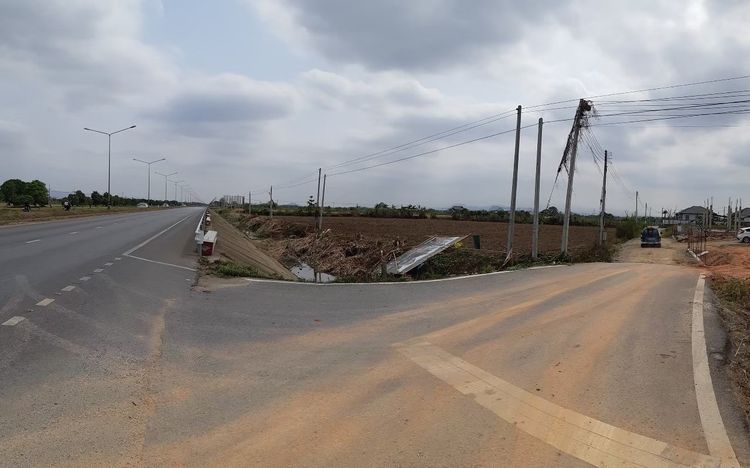 Vายที่ดินโฉนด ติดถนนบายพาสกว้าง140เมตร ตรงข้ามสนามบิน  