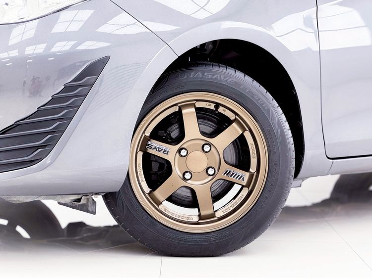 Toyota Yaris 2019 1.2 E Sedan เบนซิน ไม่ติดแก๊ส เกียร์อัตโนมัติ เทา รูปที่ 4