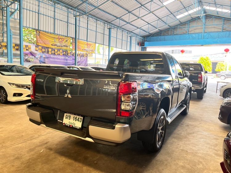 Mitsubishi Triton 2021 All New Mega Cab 2.4 GLS Plus Pickup ดีเซล ไม่ติดแก๊ส เกียร์ธรรมดา เทา รูปที่ 3